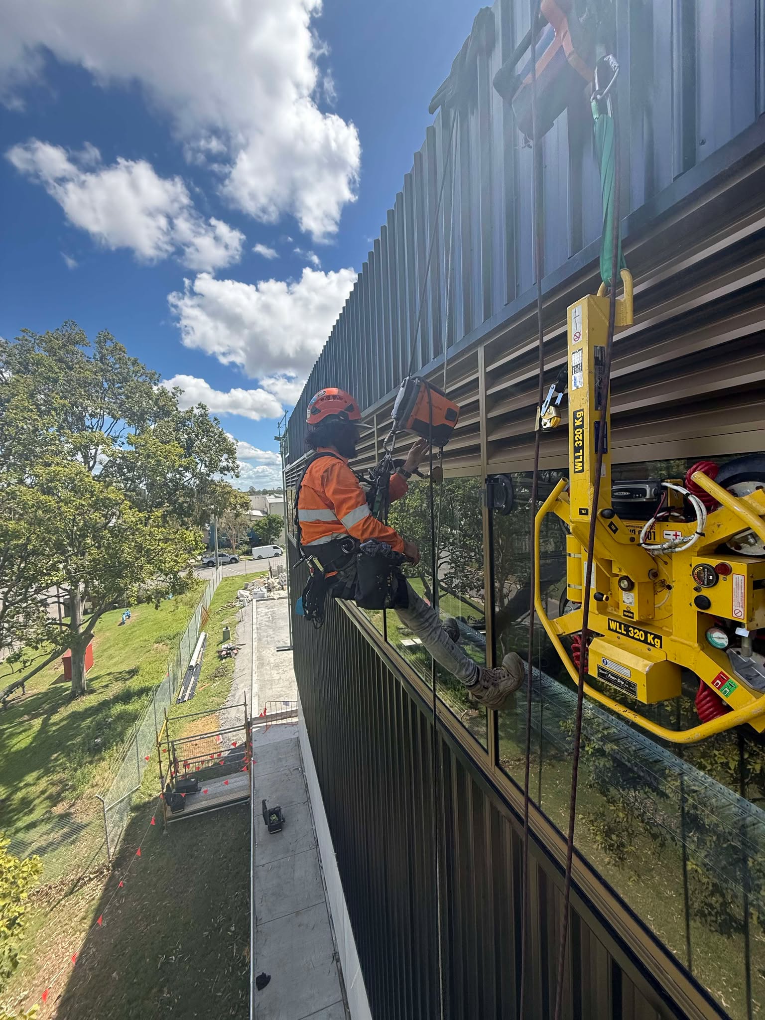 konstruct queensland construction on site